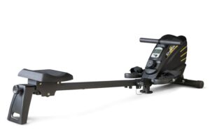 Rameur noir avec un siège et un écran de contrôle, conçu pour l'exercice physique.